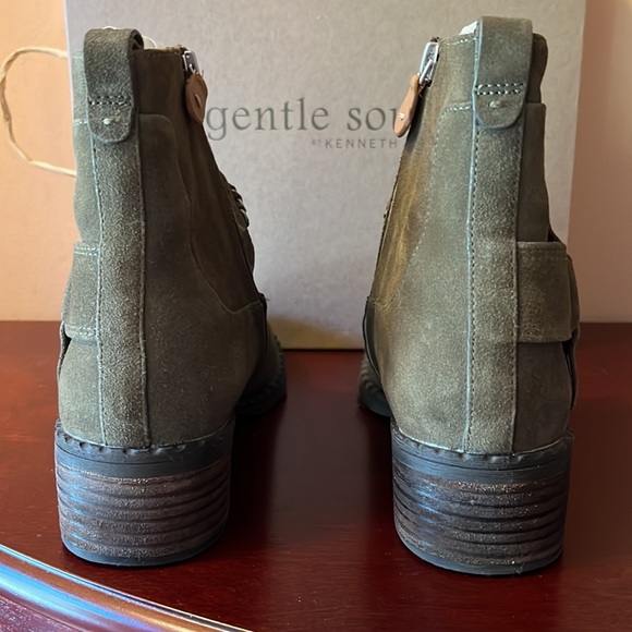 NIB Best Chain Bootie by Gentle Souls - Picture 4 of 11